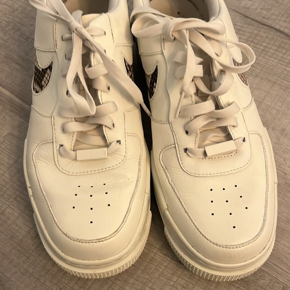 Air forces - Picture 2 of 7